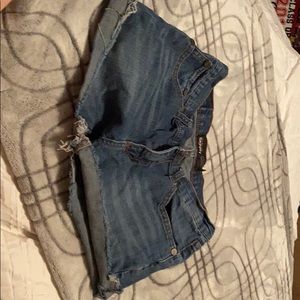 Cutoff shorts
